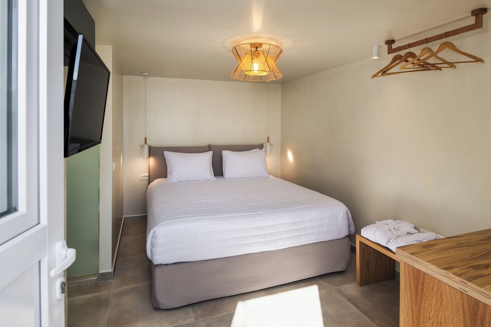 

Venezia - Thirasía - Hillside Elegance Suites