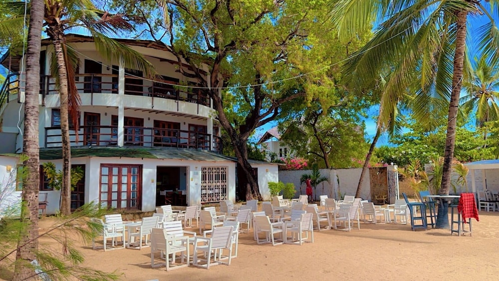 

Roma - Marafiki - Silver Sands Beach Hotel