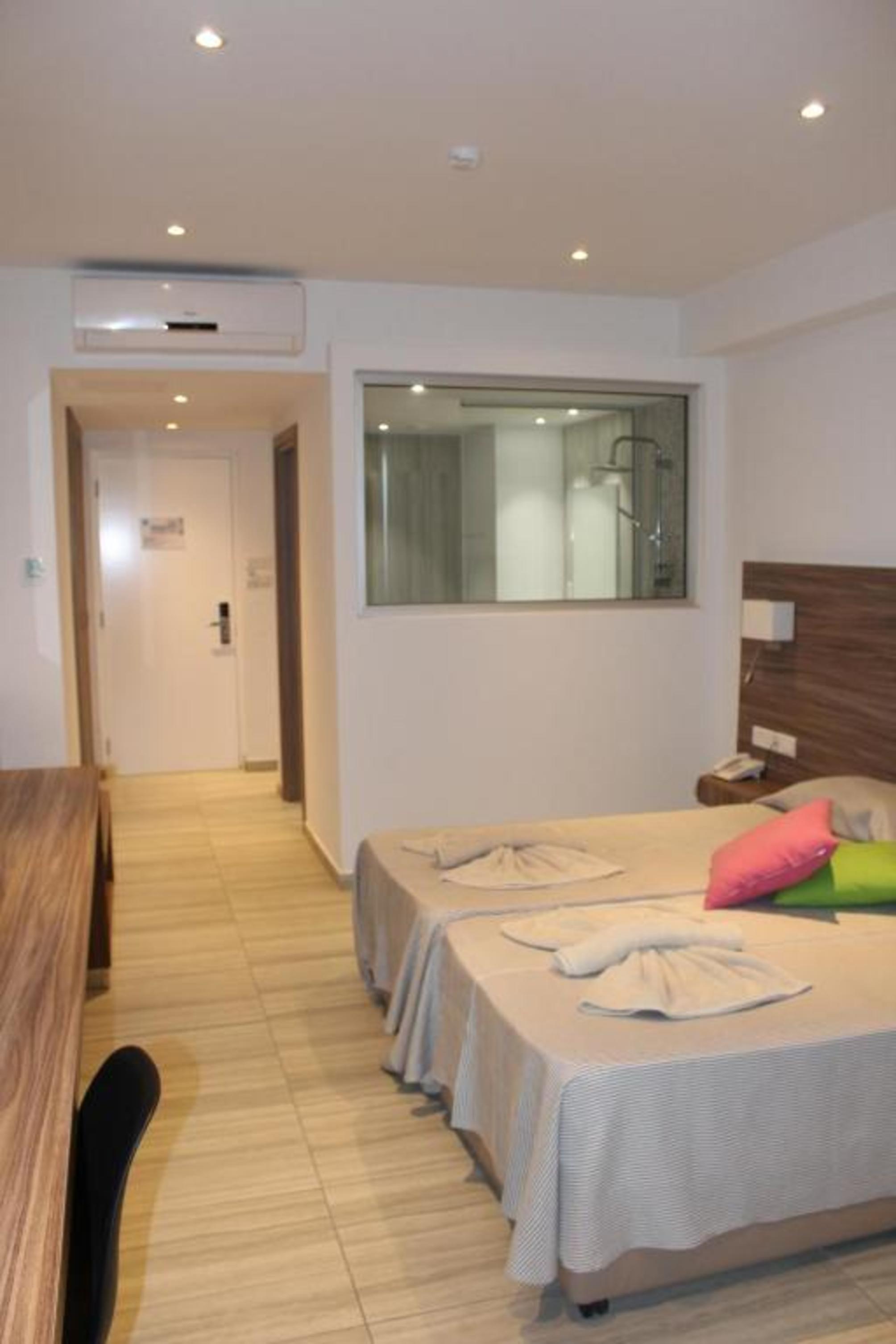 

Bologna - Cipro - Fedrania Gardens Hotel