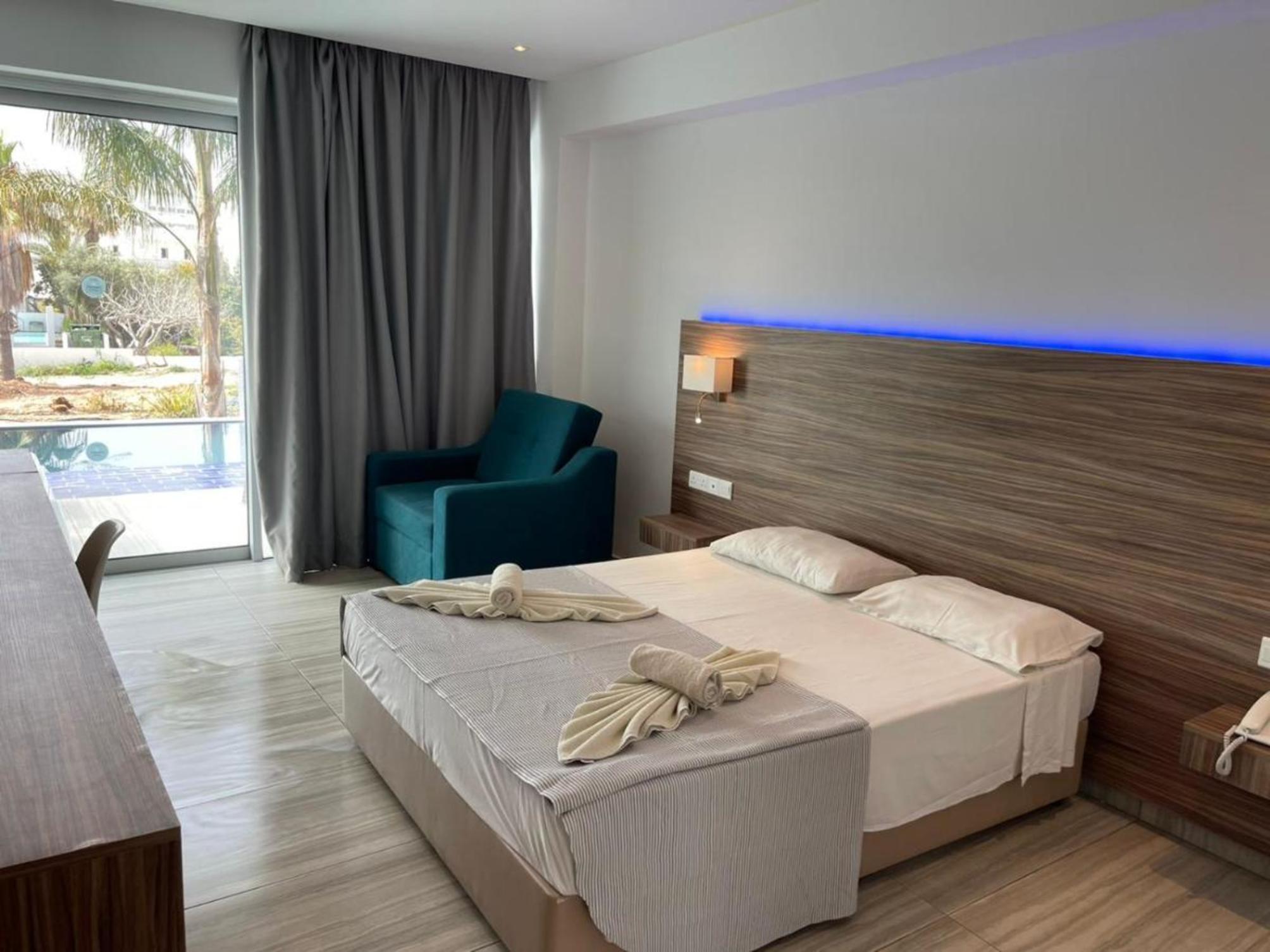 

Napoli - Cipro - Fedrania Gardens Hotel