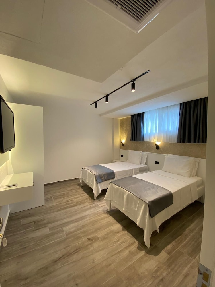 

Milano - Çeşme - Çağdaş Otel