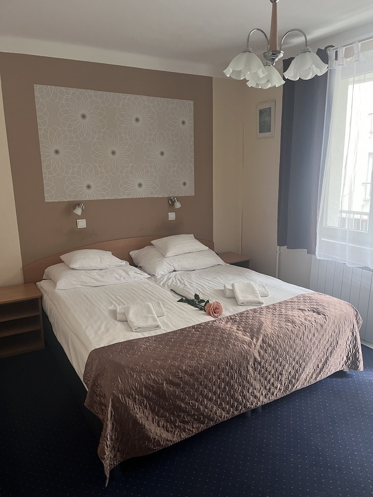 

Pisa - Budapest - Hotel Rose City