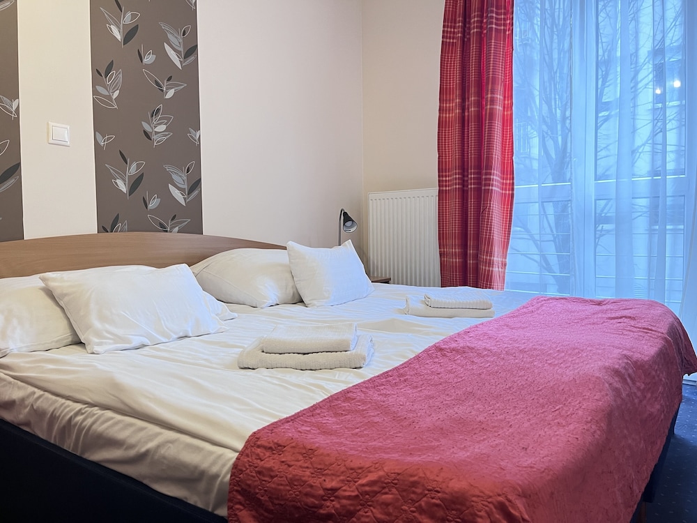 

Lamezia Terme - Budapest - Hotel Rose City