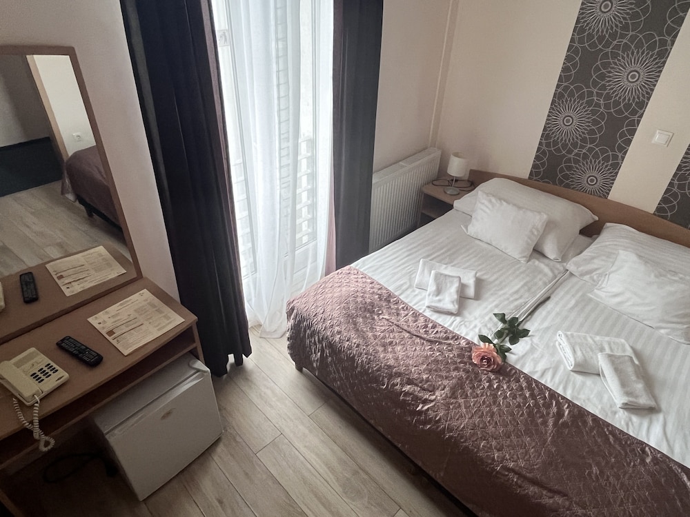 

Salerno - Budapest - Hotel Rose City