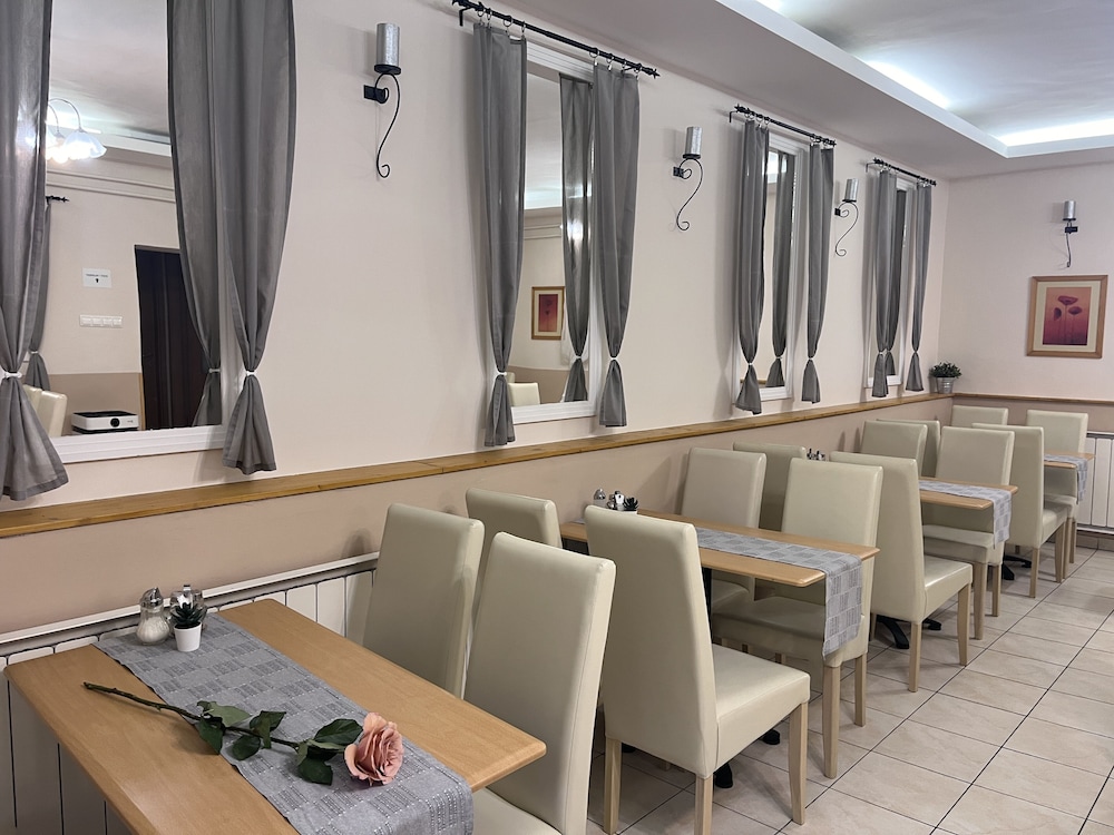 

Lamezia Terme - Budapest - Hotel Rose City