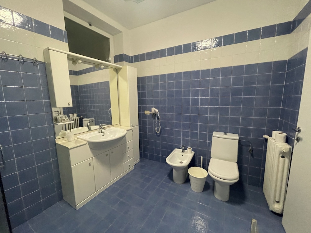 

Bari - Salò - Hotel Central Giacomini