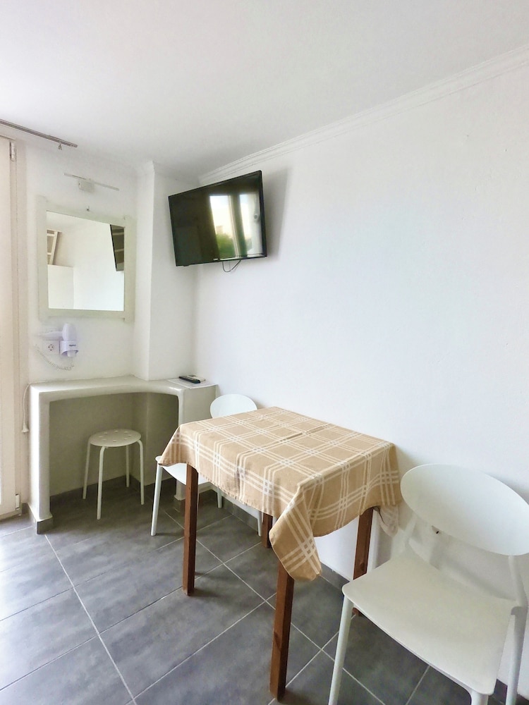 

Bologna - Fira - Anny Studios & Rooms Perissa Beach