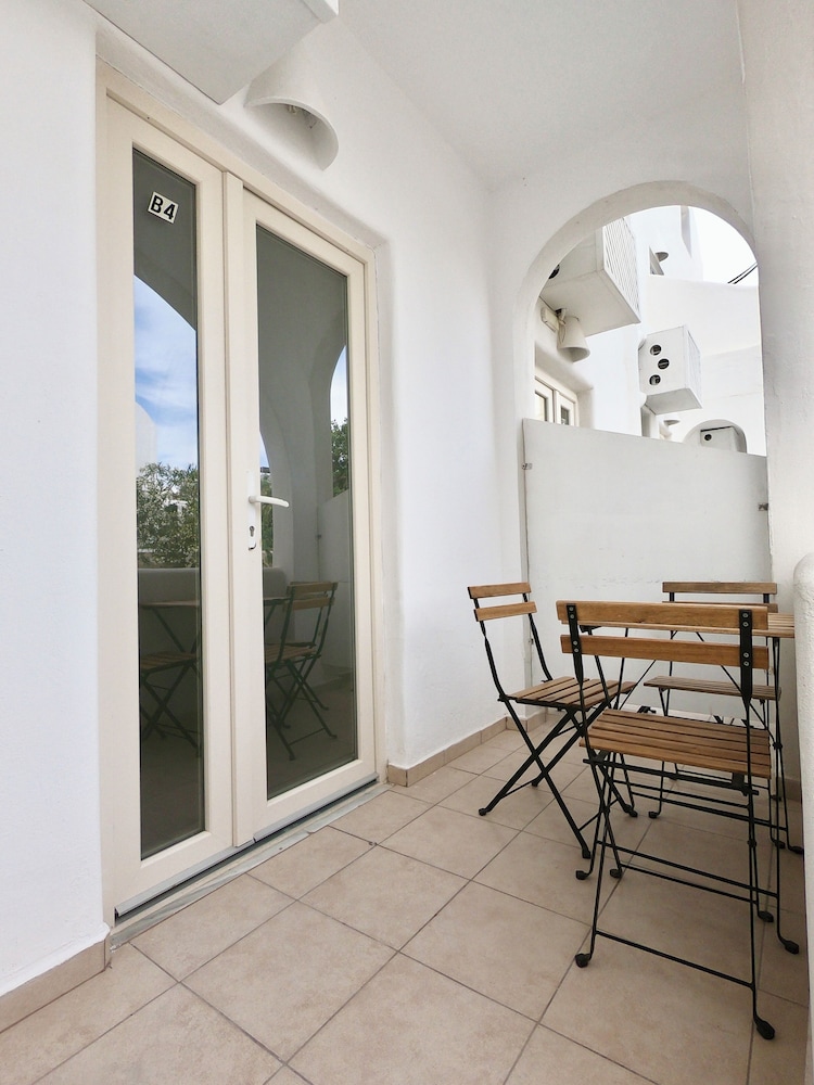 

Milano - Fira - Anny Studios & Rooms Perissa Beach