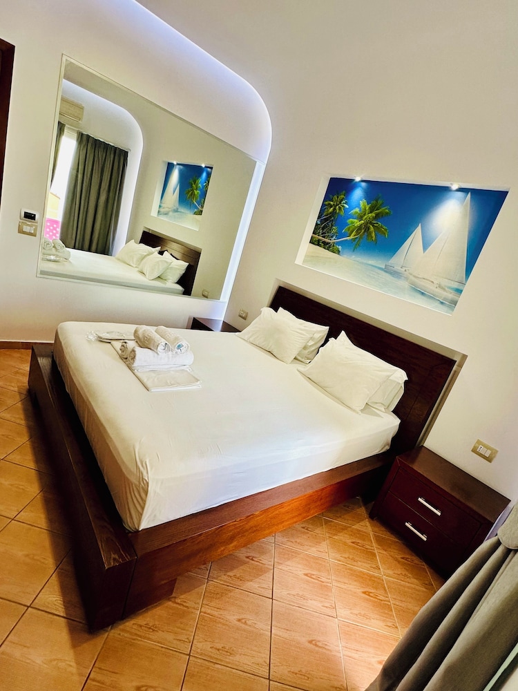

Catania - Sarandë - Hotel Oskar