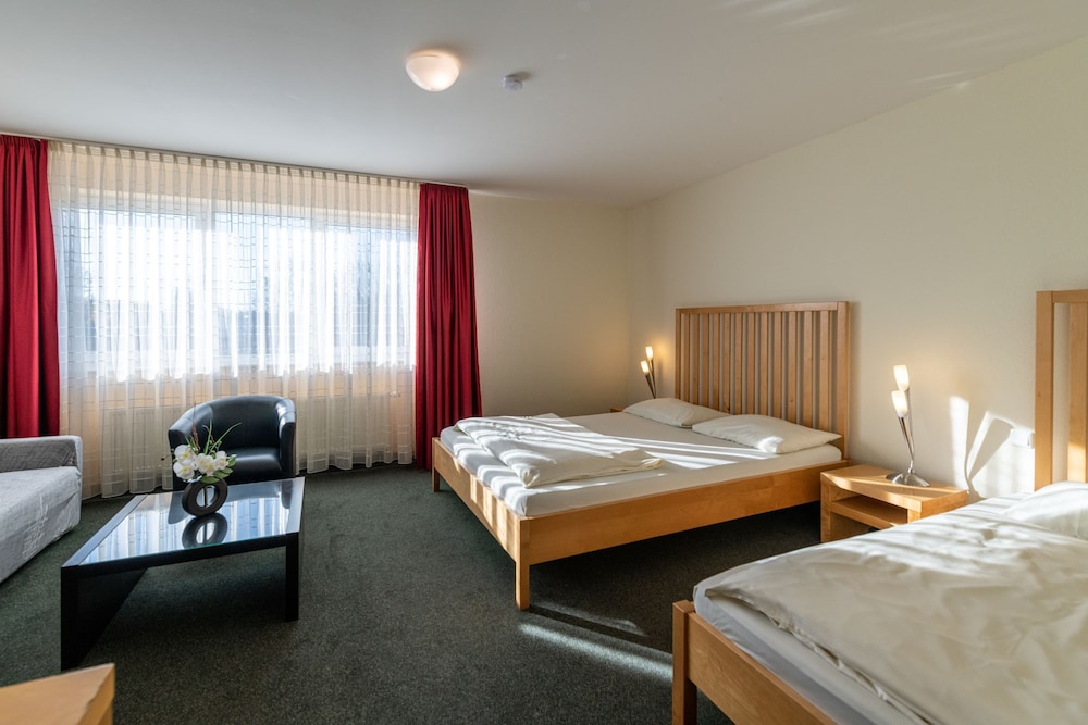 

Napoli - Brühl - Bonprix Hotel