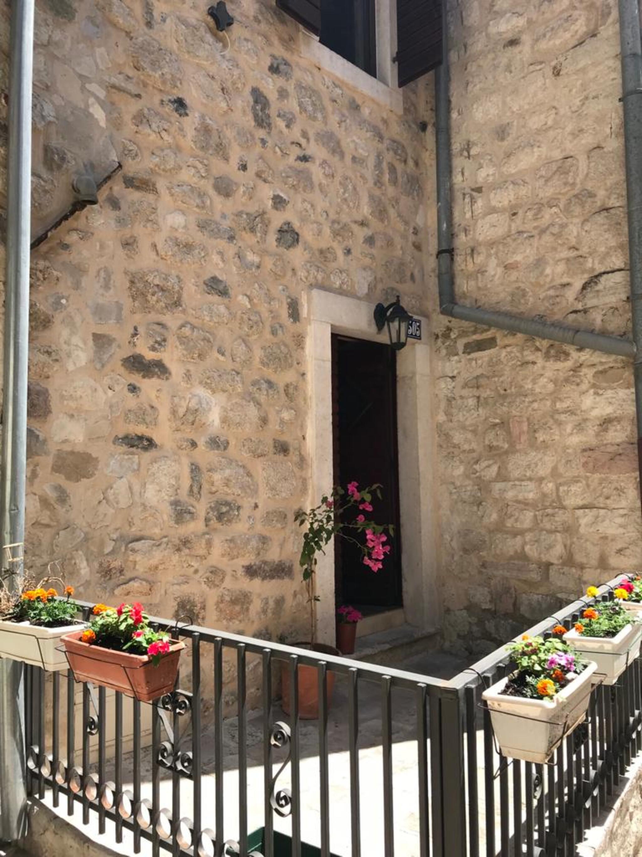 

Napoli - Costa Montenegro - Puerta Hotel Apartments