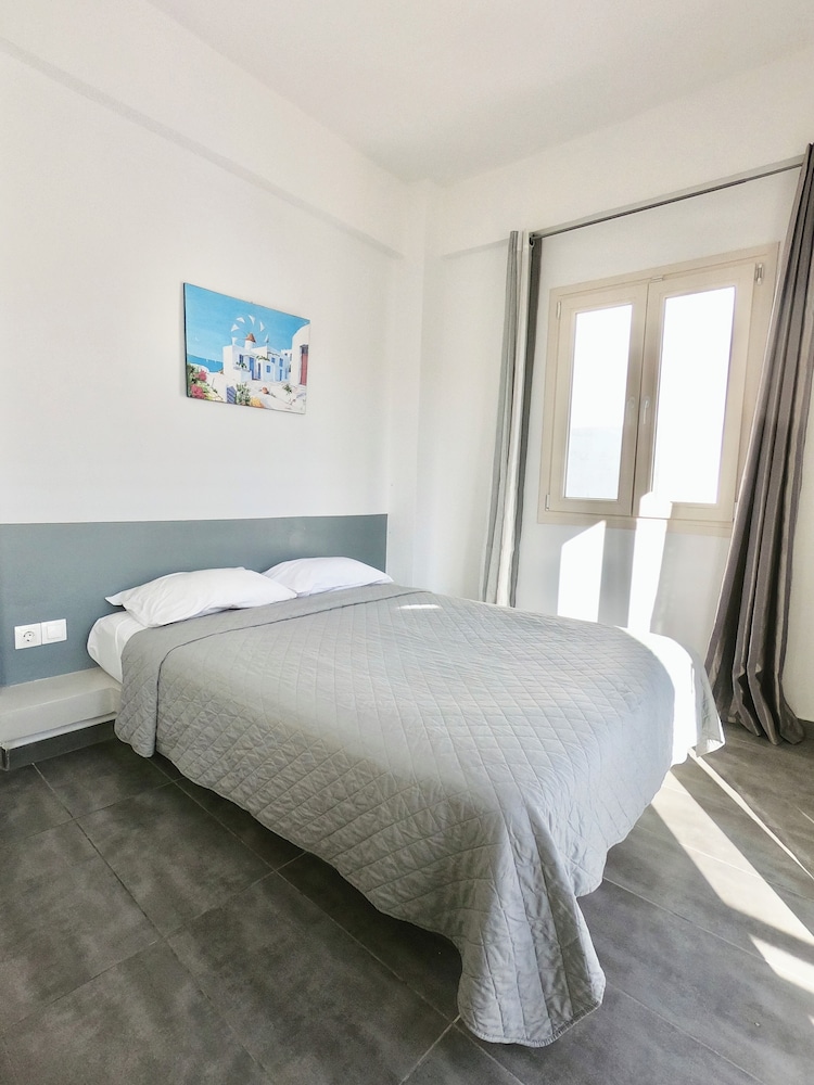 

Bari - Perivolos - Anny Studios & Rooms Perissa Beach