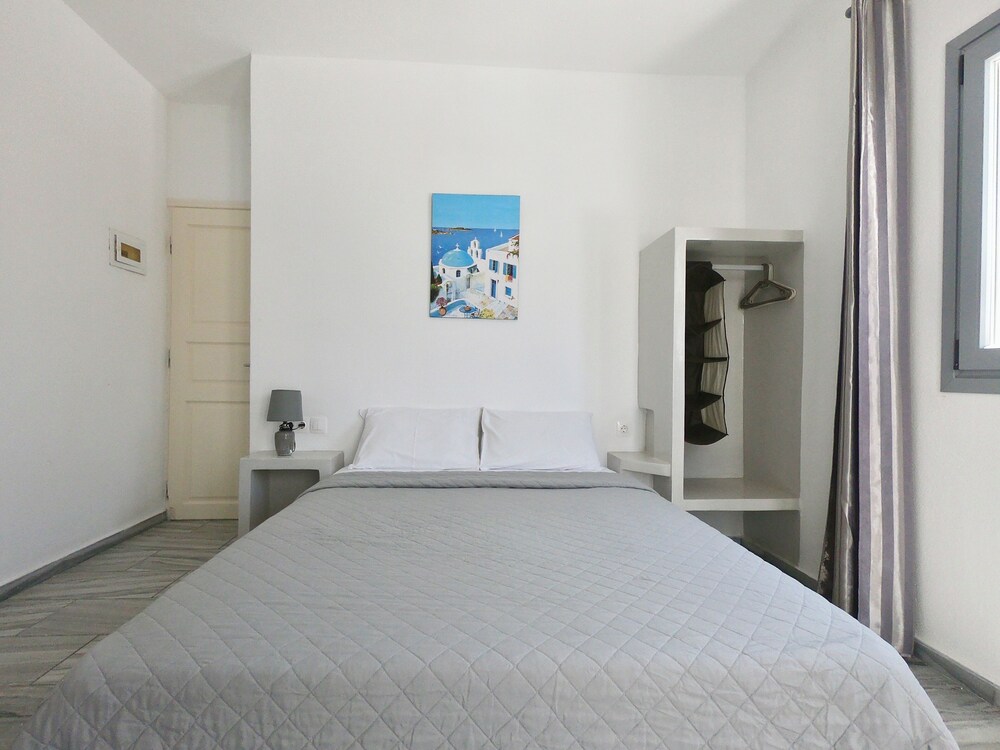 

Napoli - Megalokhórion - Anny Studios & Rooms Perissa Beach