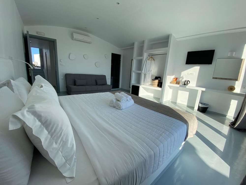 

Milano - Thirasía - Cape Sisu Suites
