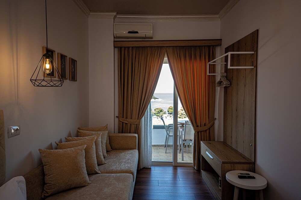 

Cagliari - Ksamil - Hotel Murati
