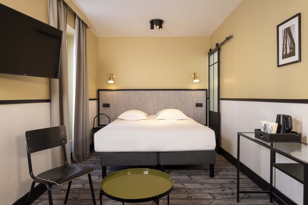 

Bari - Parigi - Hotel de l'Aqueduc