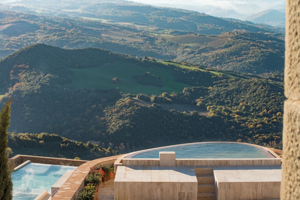 

Brindisi - Montalcino - Castello di Velona Resort Thermal SPA & Winery