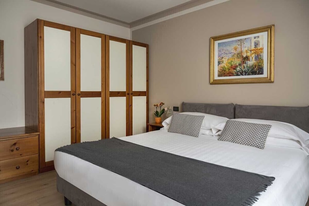 

Bari - Valdisotto - Cristallo Hotel Residence