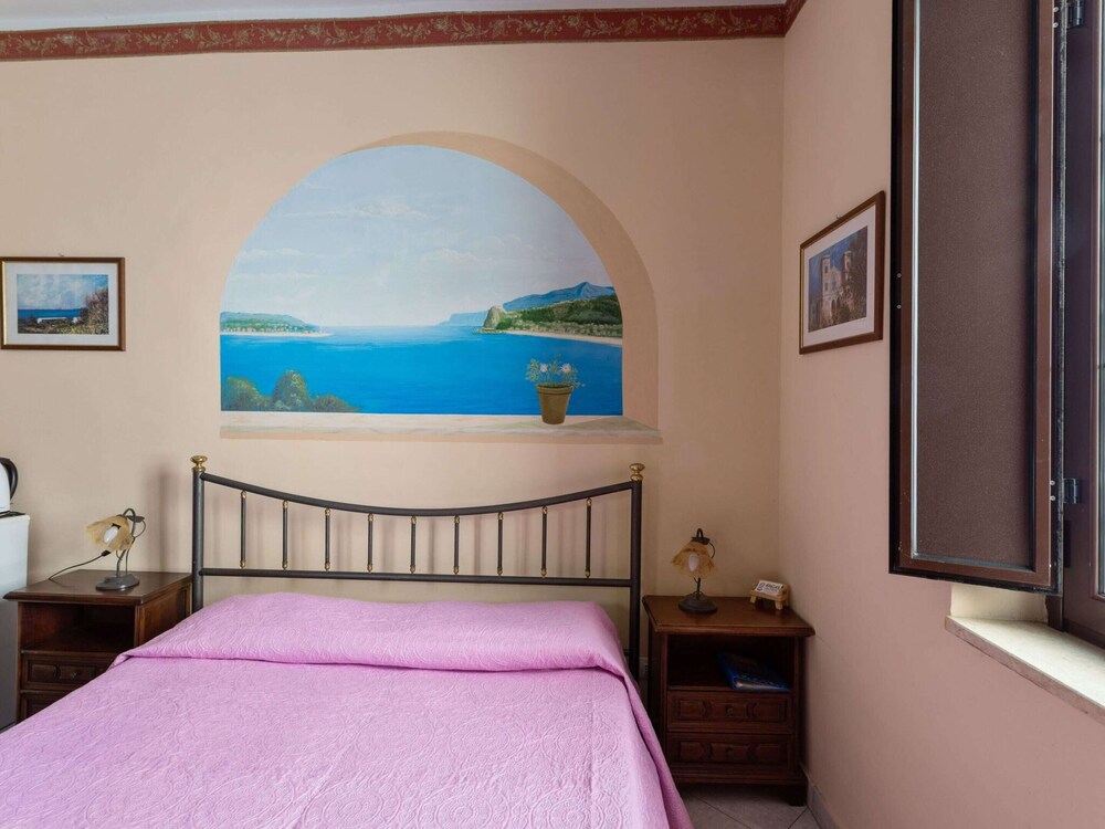 

Napoli - Scilla - Belvilla by OYO La Villetta Green House