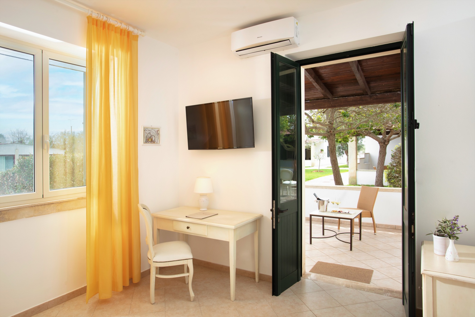 

Bologna - Santa Cesarea Terme - Borgo Mulino a Vento Resort Puglia