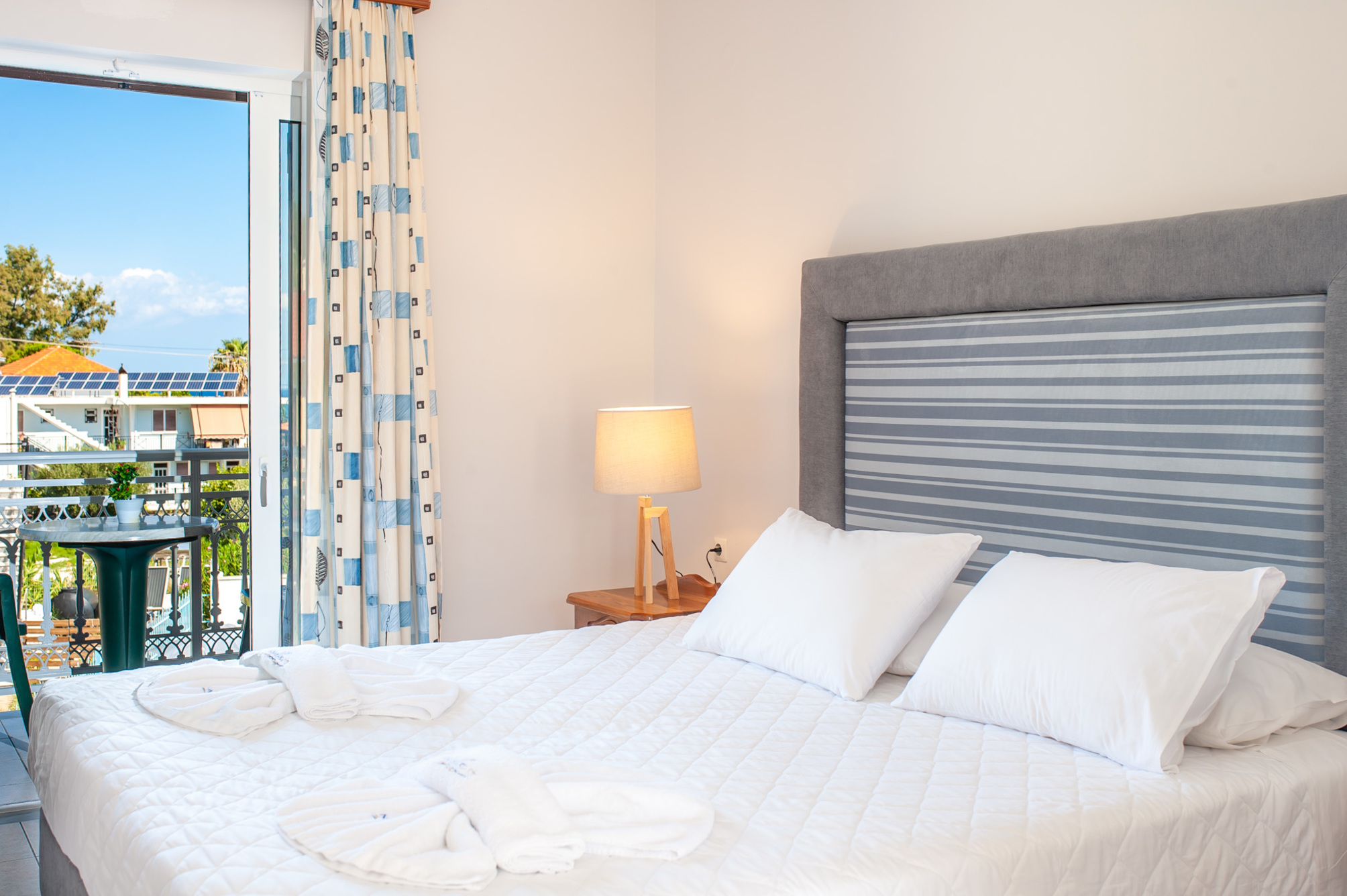 Standard double room with garden view