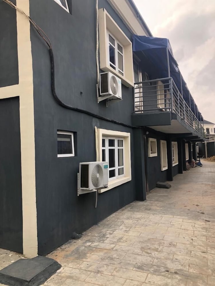 

Roma - Lagos - Gachiba Suites