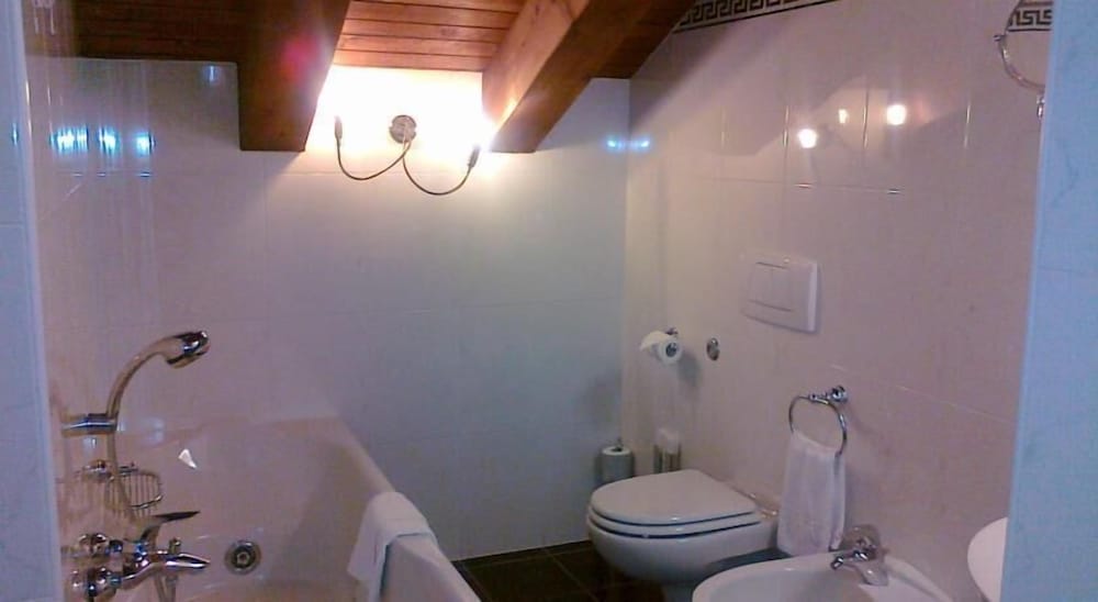 

Catania - Brembate - Art & Hotel Aeroporto