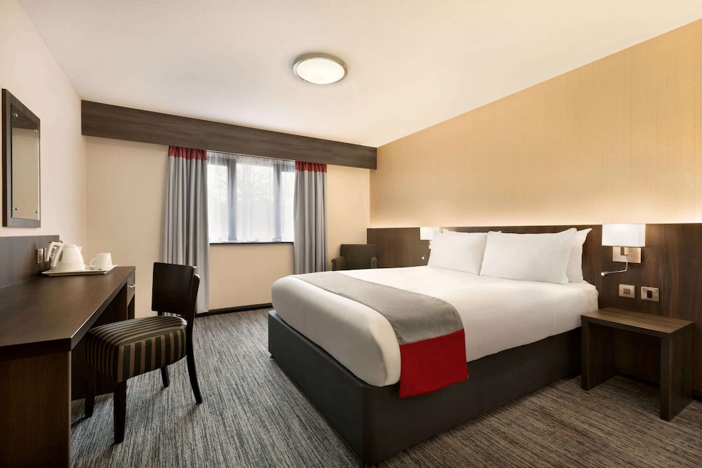 

Roma - Bristol - Ramada by Wyndham Bristol West