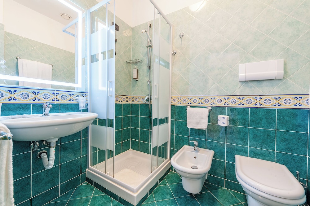 

Bologna - Marina di Camerota - Best Western Hotel La Conchiglia