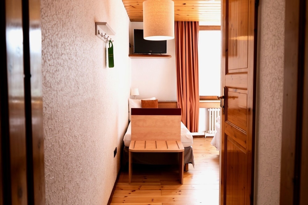 

Napoli - Schönefeld - Hotel Nest