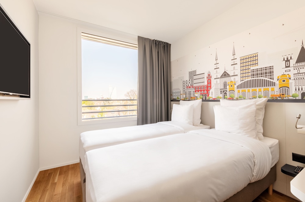 

Lamezia Terme - Basilea - B&B HOTEL Basel