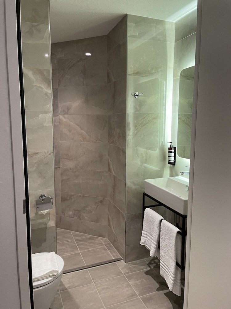 

Catania - Aalsmeer - OZO Hotels Antares Airport