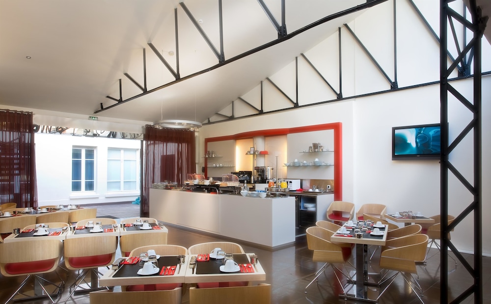 

Roma - Neuilly-Plaisance - Pavillon Nation