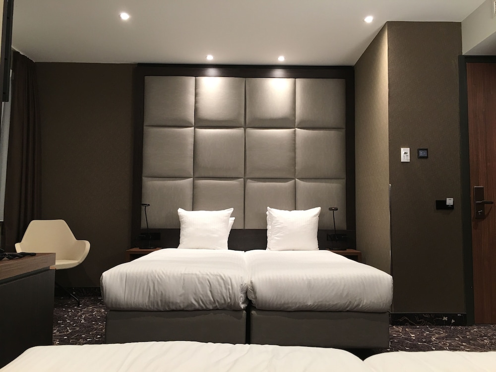 

Bari - Amstelveen - Hotel Levell