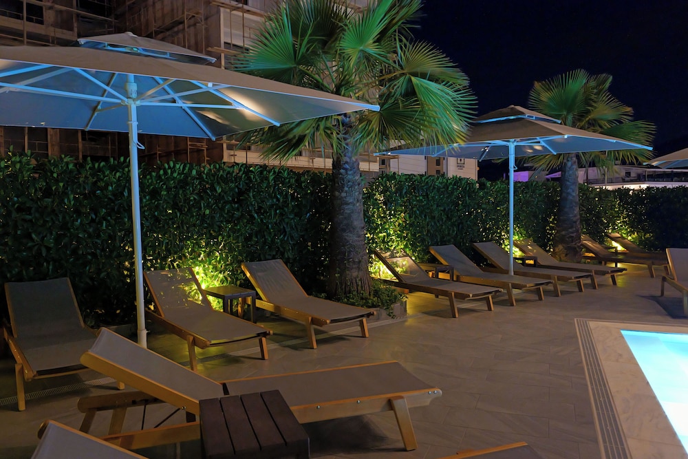 

Brindisi - Ksamil - Hotel Heksamil
