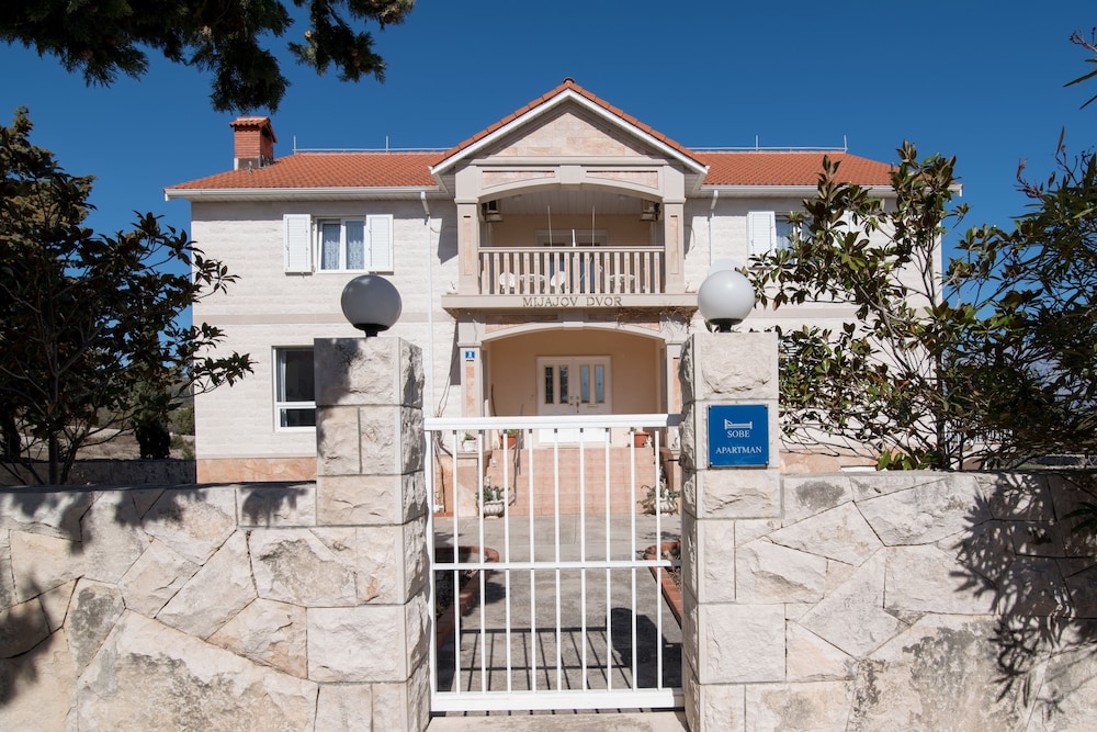 

Milano - Sumartin, Brazza - Apartments Mijajov Dvor
