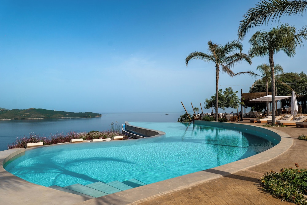 

Roma - Nissaki - Arameras Beach Resort