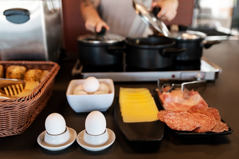 

Napoli - Meyrin - B&B HOTEL Geneva Airport