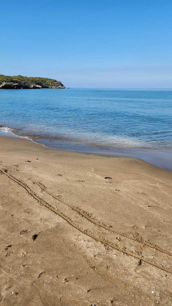 

Roma - Treasure Beach - Sands Great Bay