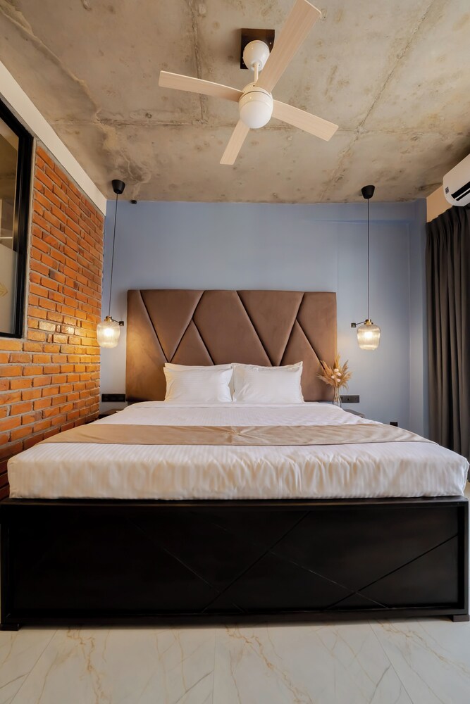

Milano - Negombo - Limeshine - Airport Transit Hotel