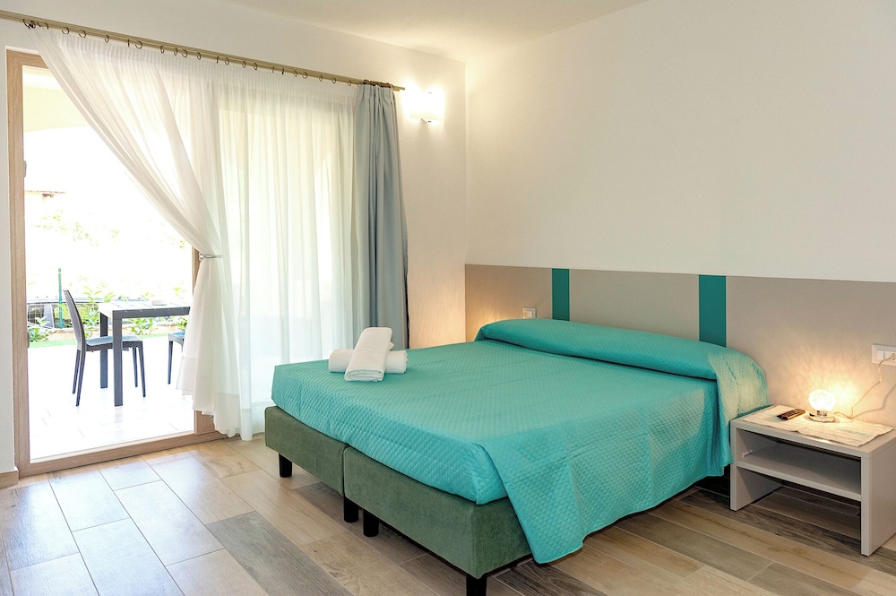

Ancona - San Teodoro - MOLAROTTO CAMERE CON ANGOLO COTTURA