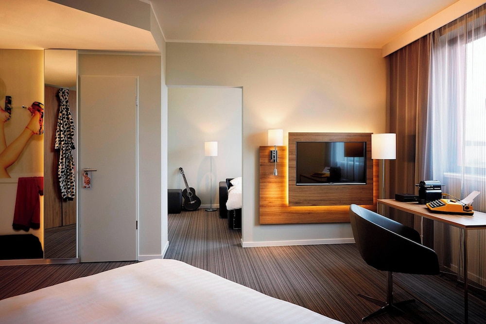 

Torino - Freising - Moxy Munich Airport