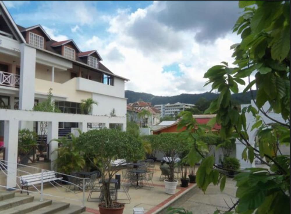 

Milano - Port of Spain - The Normandie Hotel