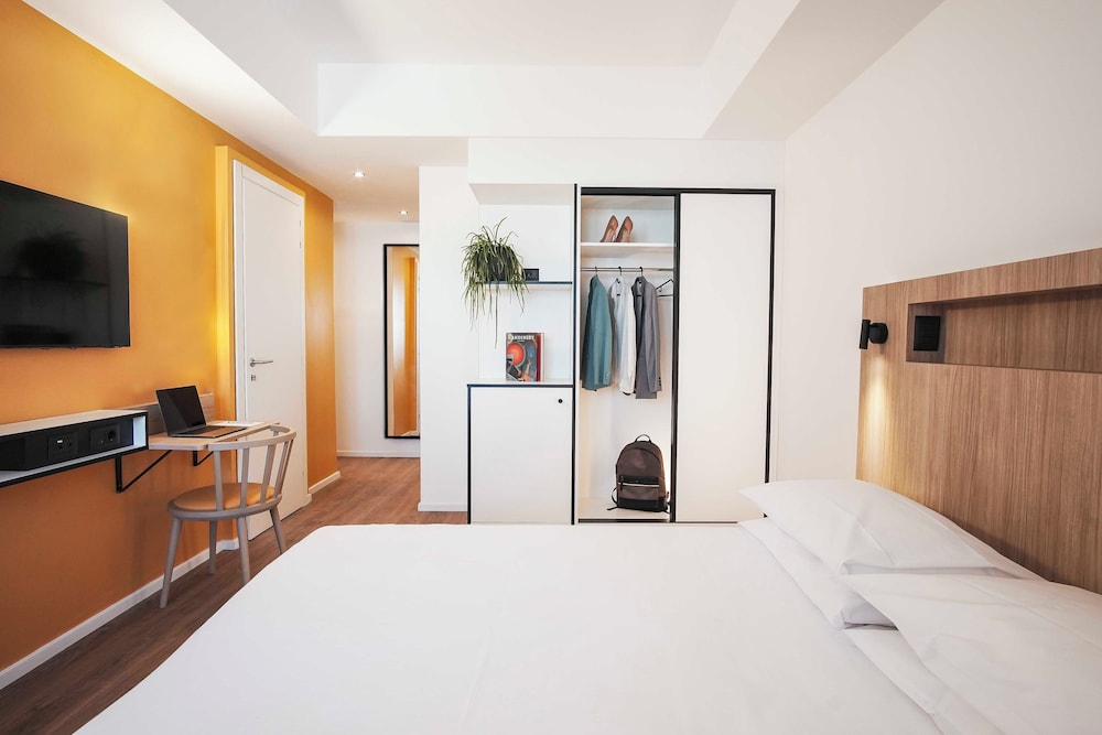

Milano - Mostacciano - Aparthotel Colombo Roma