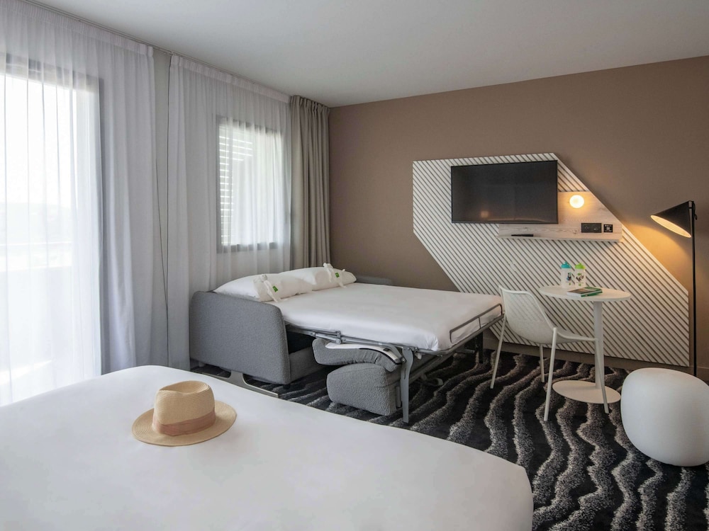 

Milano - Porto-Vecchio - ibis Styles Porto Vecchio