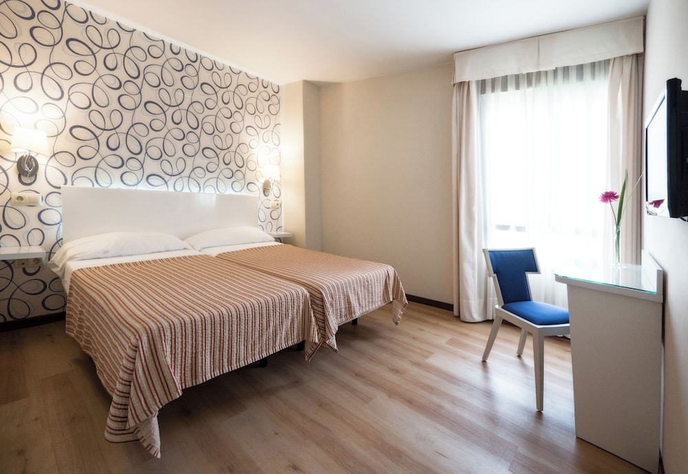 

Roma - San Juan de Aznalfarache - Hotel Plaza Santa Lucía