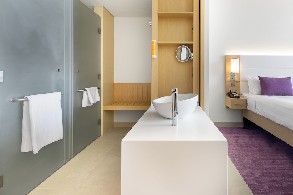

Napoli - Dubai - Premier Inn Dubai Ibn Battuta Mall