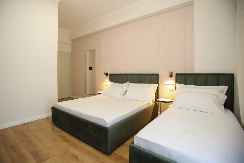 

Napoli - Valona - Vala Boutique Hotel