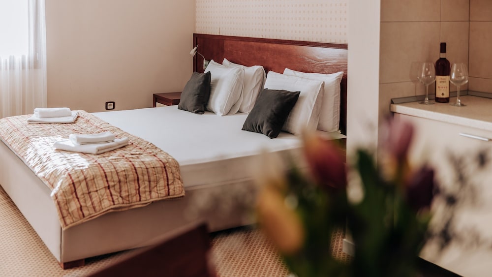 

Roma - Petrovac - Apartments Del Mar
