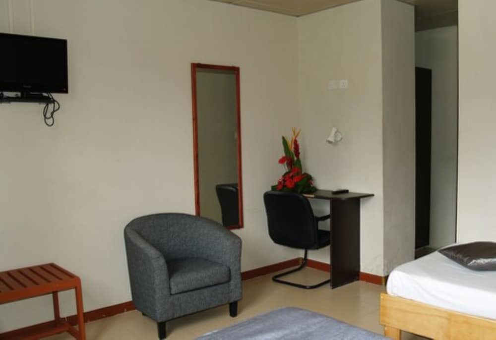 

Bari - Port Louis - Champ de Mars B&B